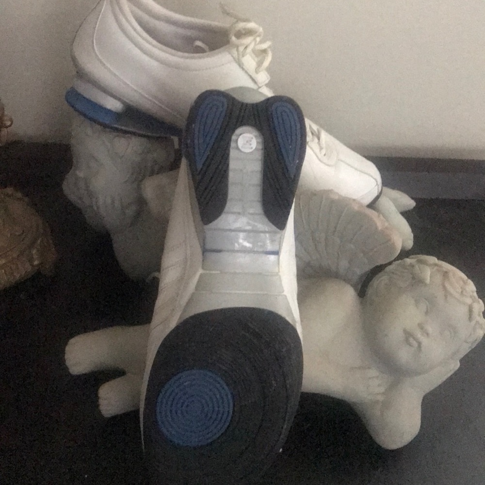 Light trainers